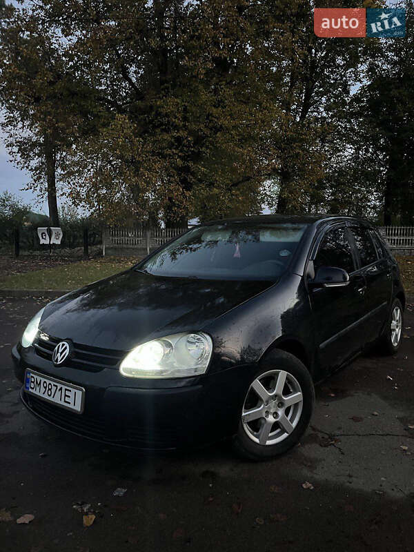 Хэтчбек Volkswagen Golf 2005 в Кролевце