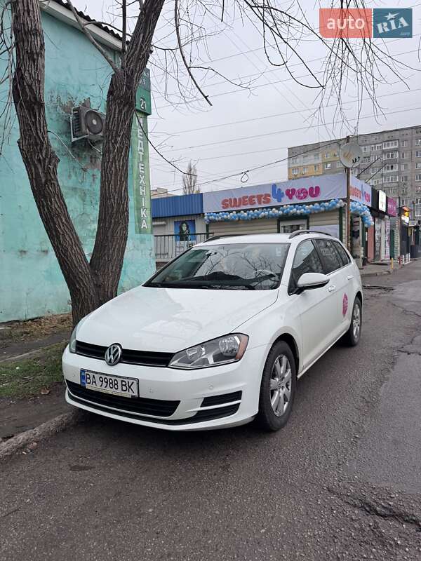 Универсал Volkswagen Golf 2015 в Кропивницком