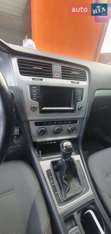 Универсал Volkswagen Golf 2015 в Стрые