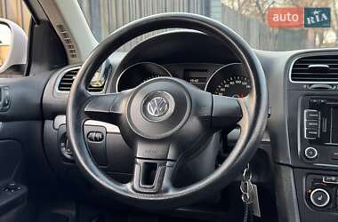 Универсал Volkswagen Golf 2013 в 