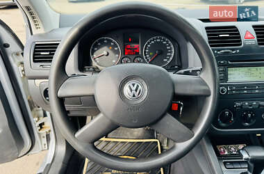 Хетчбек Volkswagen Golf 2004 в Харкові