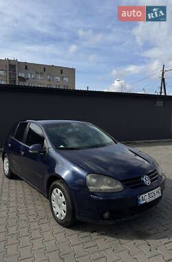 Хэтчбек Volkswagen Golf 2004 в Червонограде