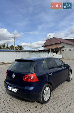 Хэтчбек Volkswagen Golf 2004 в Червонограде