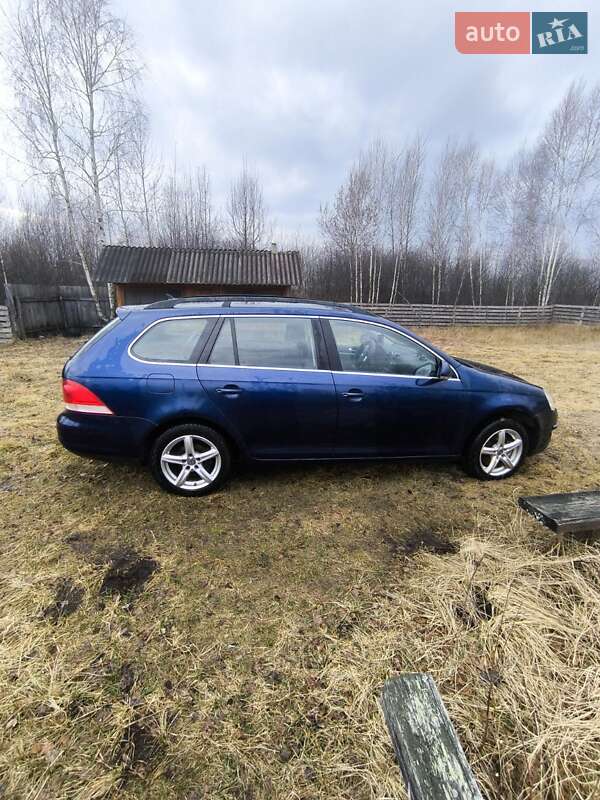 Універсал Volkswagen Golf 2008 в Сарнах