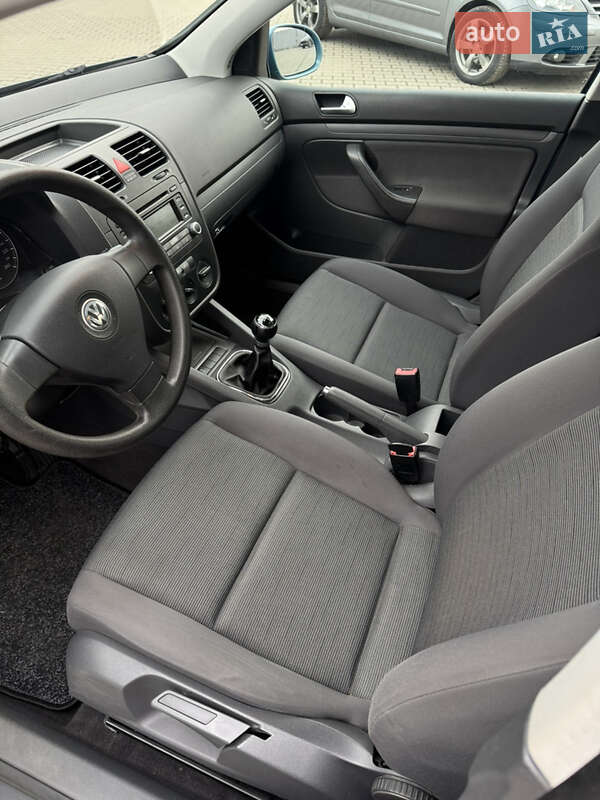 Хэтчбек Volkswagen Golf 2006 в Лубнах