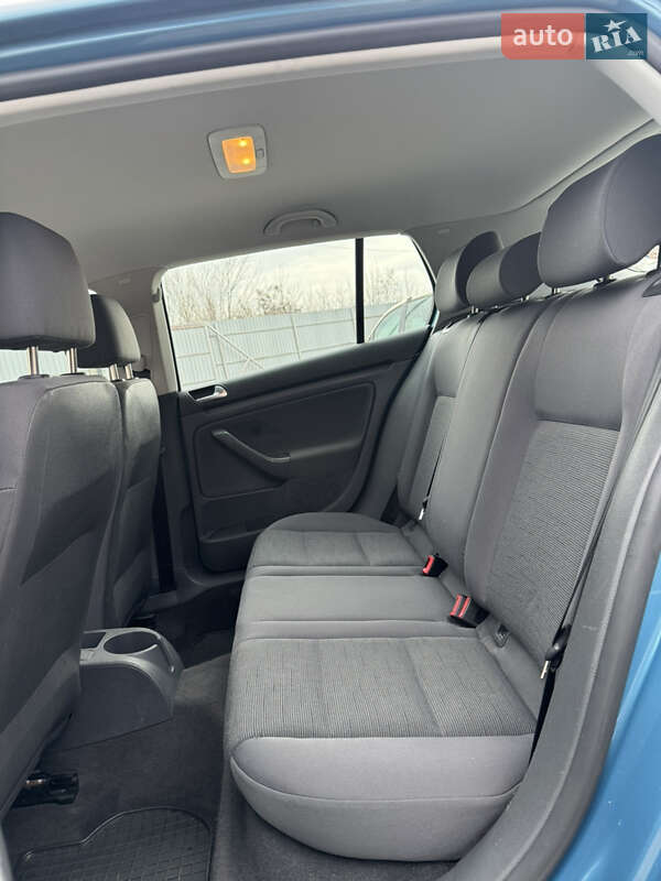 Хэтчбек Volkswagen Golf 2006 в Лубнах