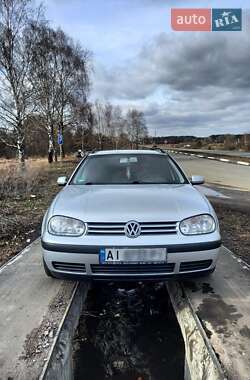 Универсал Volkswagen Golf 2001 в Чернигове