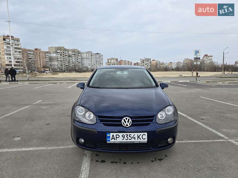 Хэтчбек Volkswagen Golf 2006 в Запорожье