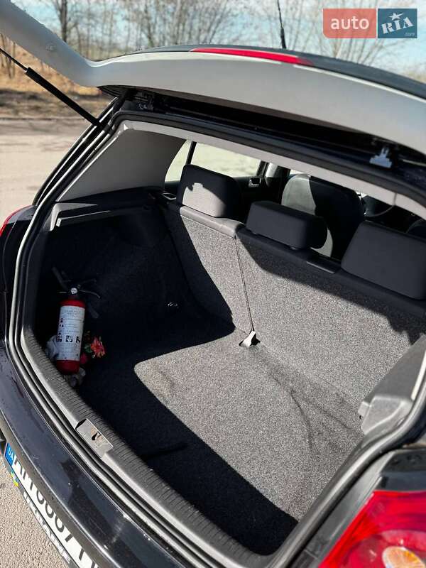 Хэтчбек Volkswagen Golf 2005 в Бердичеве