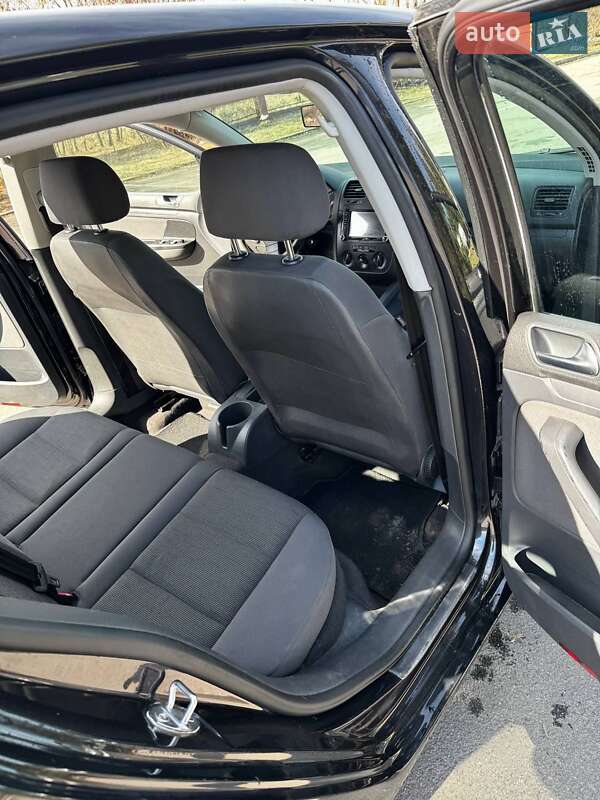 Хэтчбек Volkswagen Golf 2005 в Бердичеве