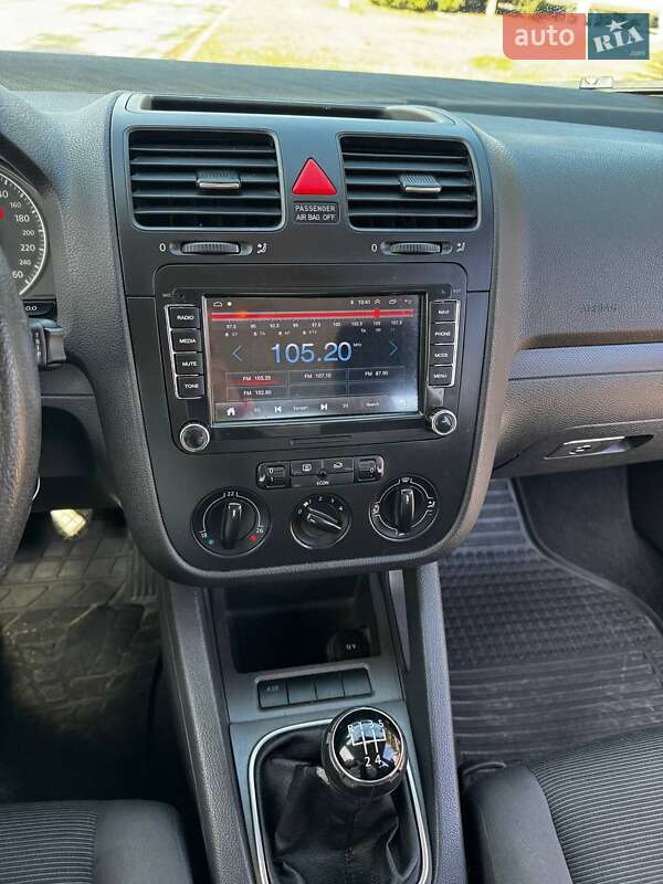 Хэтчбек Volkswagen Golf 2005 в Бердичеве