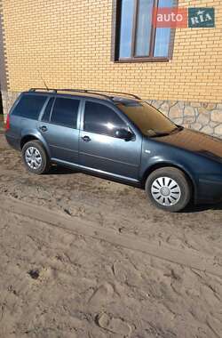 Універсал Volkswagen Golf 2000 в 