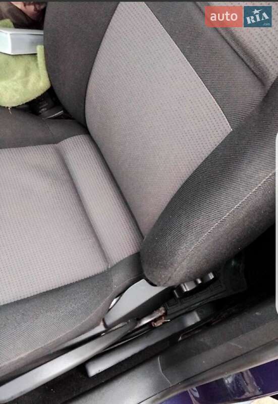 Хэтчбек Volkswagen Golf 2000 в Новомосковске