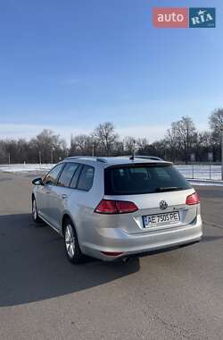 Універсал Volkswagen Golf 2015 в Дніпрі