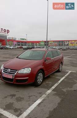 Універсал Volkswagen Golf 2009 в Рівному