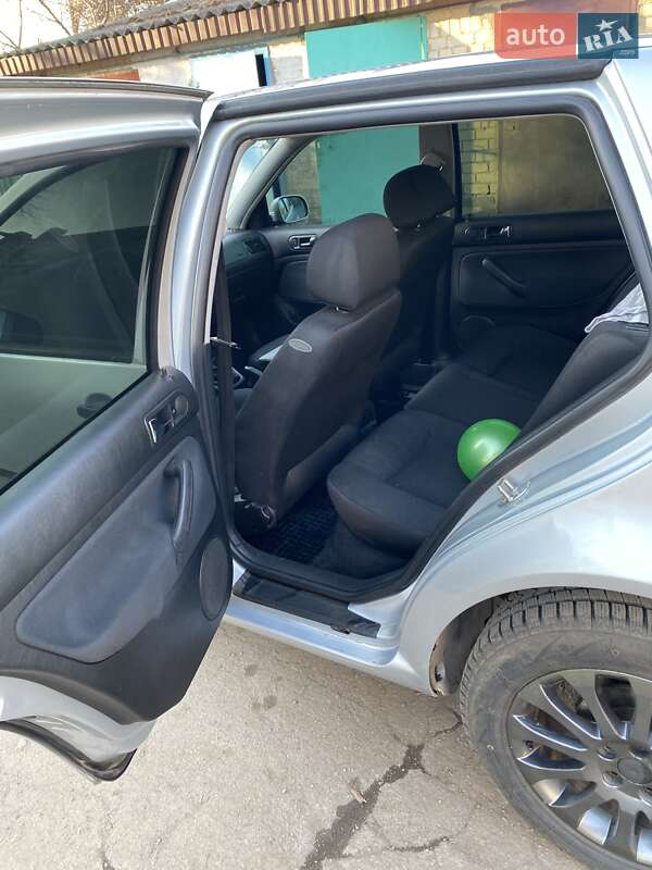 Хетчбек Volkswagen Golf 2000 в Софіївці