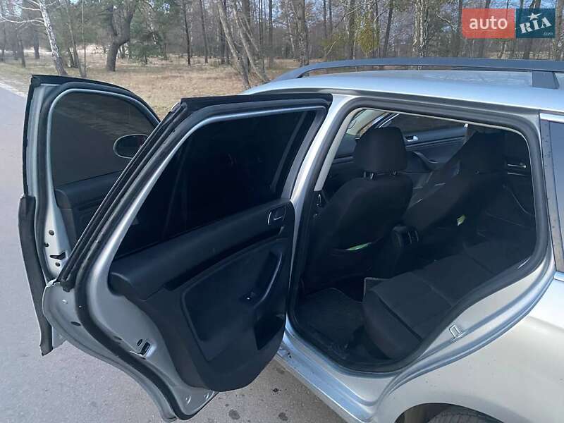 Универсал Volkswagen Golf 2011 в Камне-Каширском