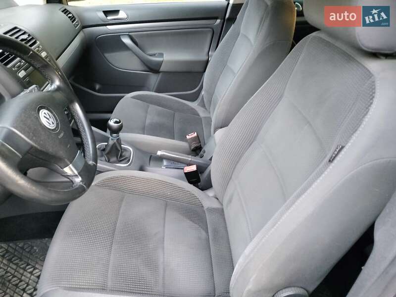 Універсал Volkswagen Golf 2007 в Вараші