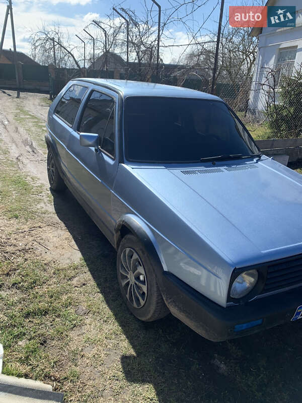Хэтчбек Volkswagen Golf 1987 в Дубно
