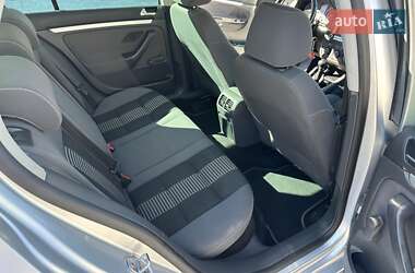 Хэтчбек Volkswagen Golf 2008 в 