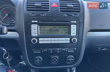 Хэтчбек Volkswagen Golf 2008 в 
