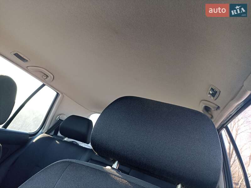 Хетчбек Volkswagen Golf 2001 в Вараші