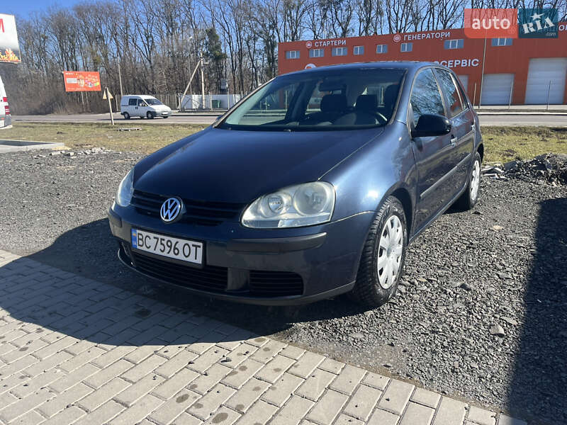 Хетчбек Volkswagen Golf 2005 в 