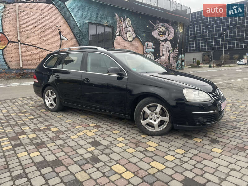 Універсал Volkswagen Golf 2009 в Луцьку