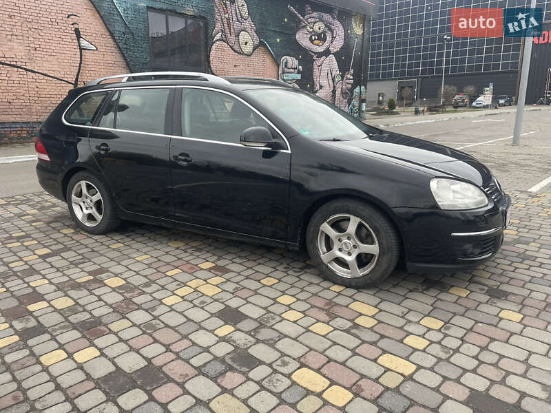 Універсал Volkswagen Golf 2009 в Луцьку