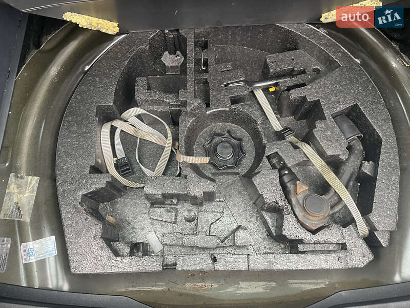 Універсал Volkswagen Golf 2009 в Луцьку