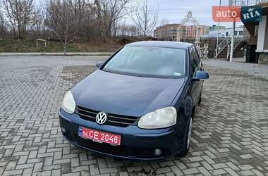 Хетчбек Volkswagen Golf 2004 в Чернівцях