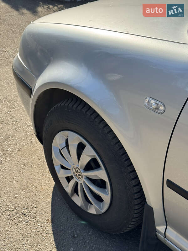 Хетчбек Volkswagen Golf 2002 в Вінниці