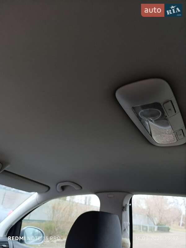 Хетчбек Volkswagen Golf 2005 в Харкові