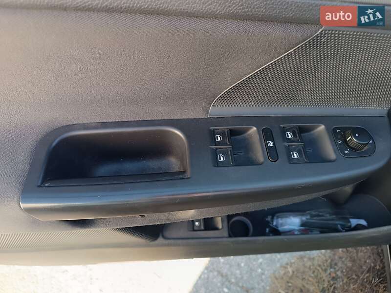 Хэтчбек Volkswagen Golf 2007 в Лубнах