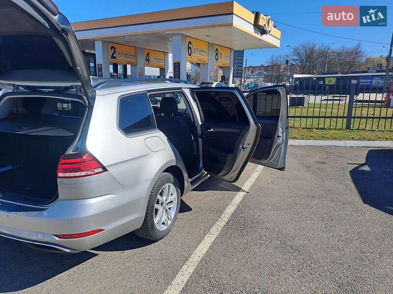 Універсал Volkswagen Golf 2018 в Луцьку