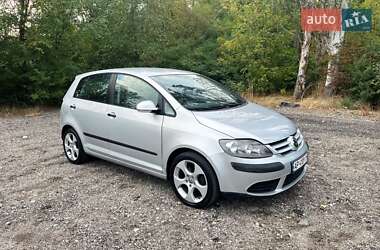 Хетчбек Volkswagen Golf 2005 в Запоріжжі