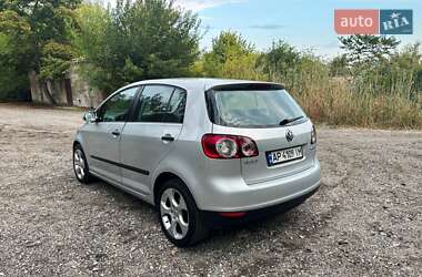 Хетчбек Volkswagen Golf 2005 в Запоріжжі