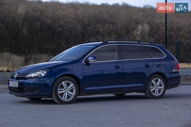 Универсал Volkswagen Golf 2010 в 