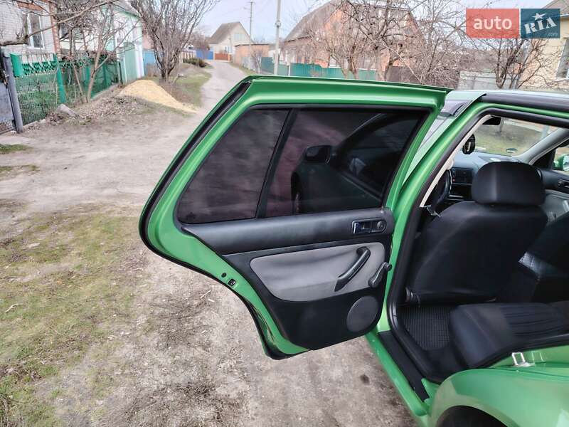 Хэтчбек Volkswagen Golf 1998 в Ахтырке