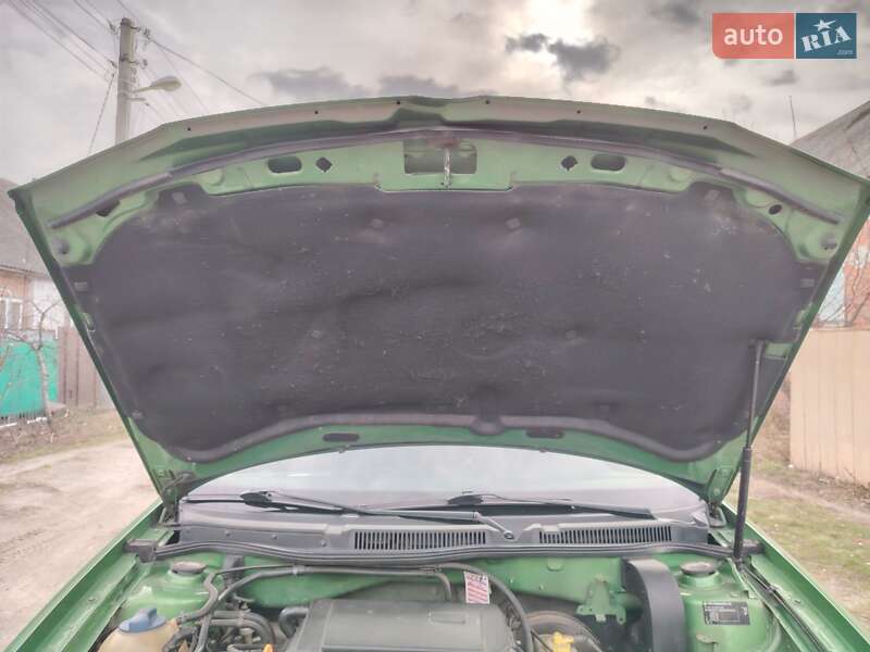 Хэтчбек Volkswagen Golf 1998 в Ахтырке