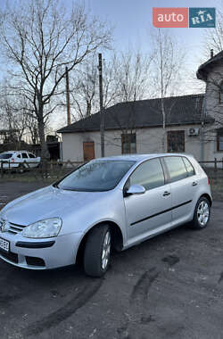 Хетчбек Volkswagen Golf 2004 в Конотопі