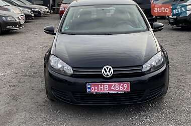Хэтчбек Volkswagen Golf 2010 в 