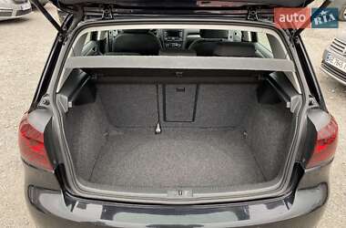 Хэтчбек Volkswagen Golf 2010 в 