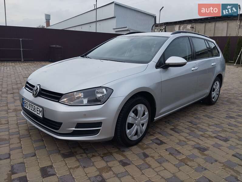 Універсал Volkswagen Golf 2016 в Тернополі