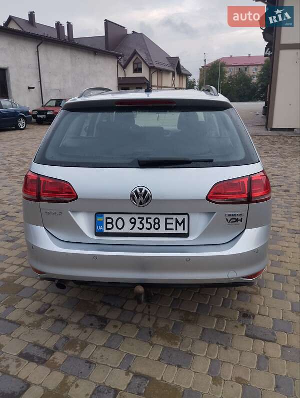 Універсал Volkswagen Golf 2016 в Тернополі