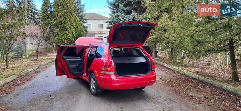Универсал Volkswagen Golf 2011 в Козове