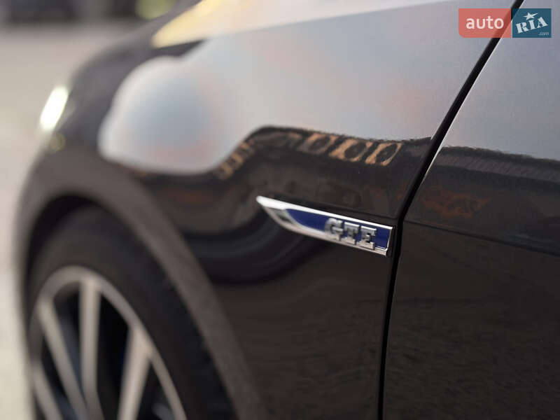 Хэтчбек Volkswagen Golf 2015 в Житомире