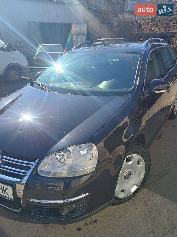 Универсал Volkswagen Golf 2009 в Семеновке