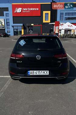 Хетчбек Volkswagen Golf 2018 в 