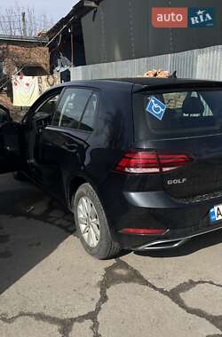 Хетчбек Volkswagen Golf 2018 в 